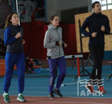 Elina Mikhina in the Kazakhstan national team in track and field athletics at the final stage of preparation for the Asian Indoor Championships