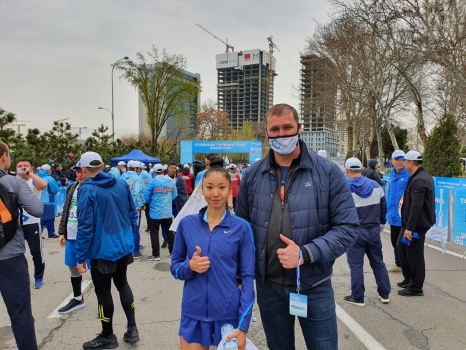 Жанна Мамажанова стала второй на Ташкентском марафоне